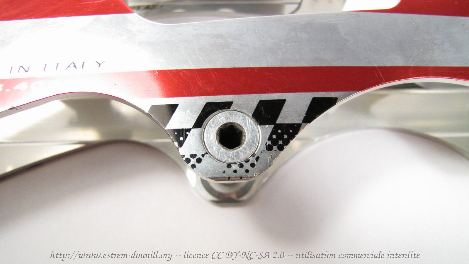 boen_st340_detail_matiere_autour_axe.jpg