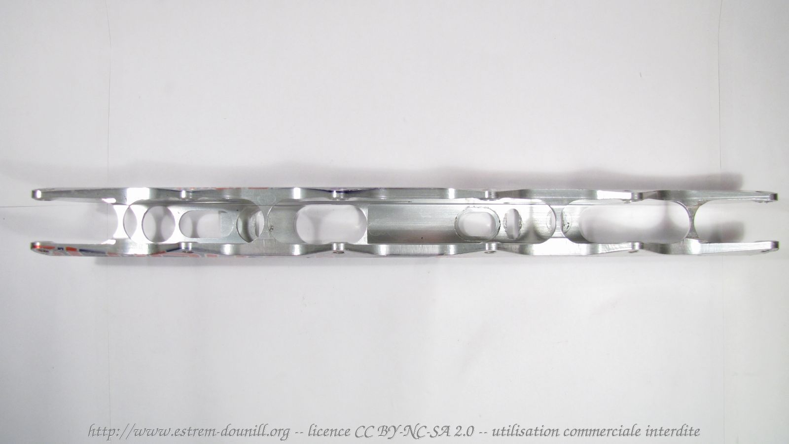 cadomotus_pro_downhill_6x84_dessous.jpg