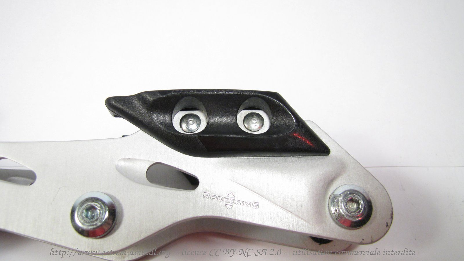 evolution_platines_detail_emboutissage.jpg