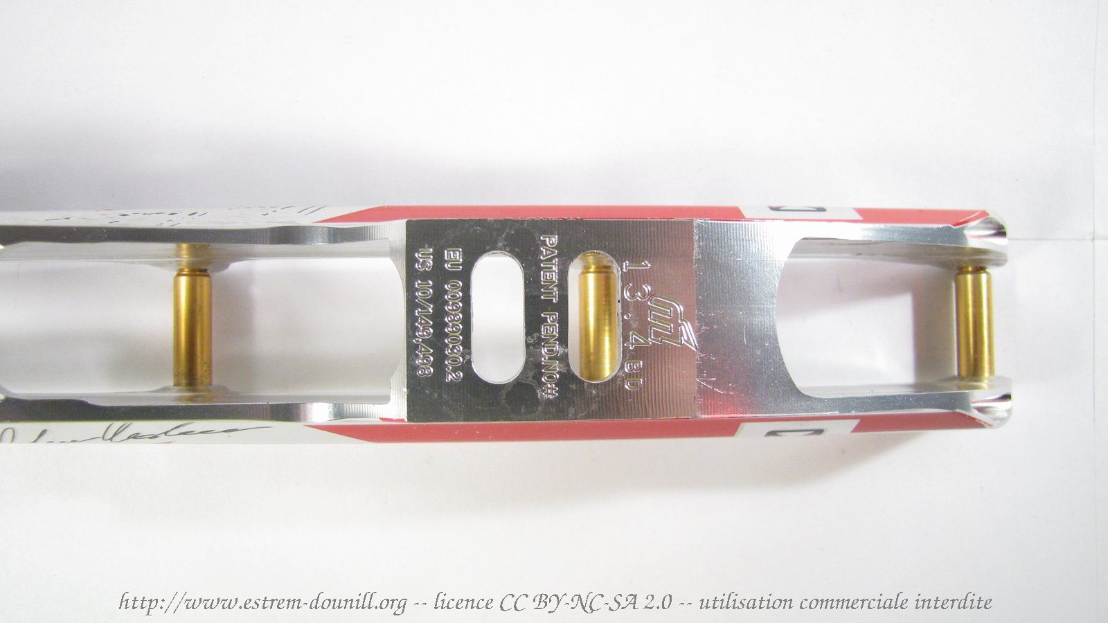 mogema_M55_84_2_world_champion_detail_embase_avant.jpg