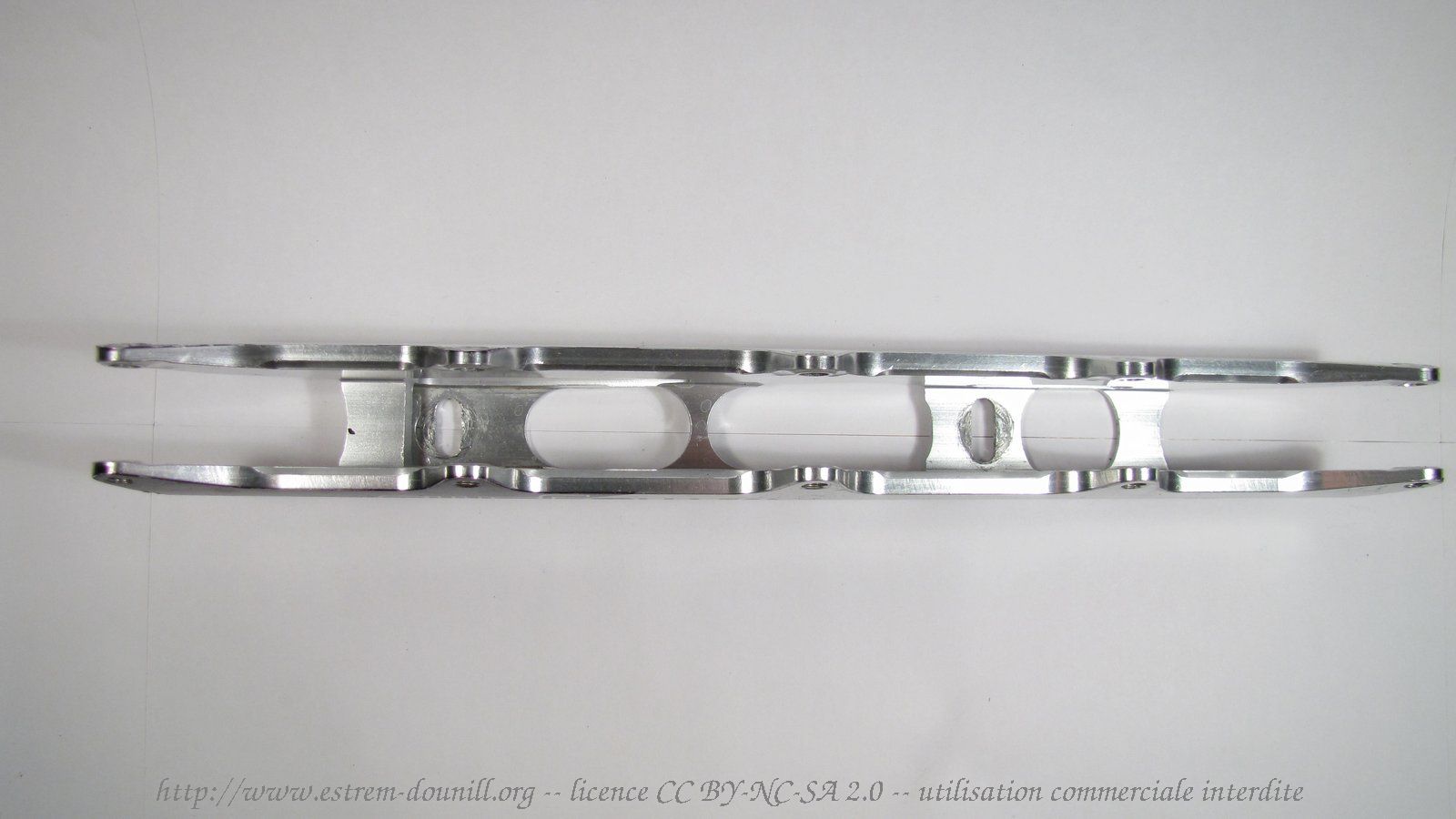 mogema_XT-90_dessous.jpg