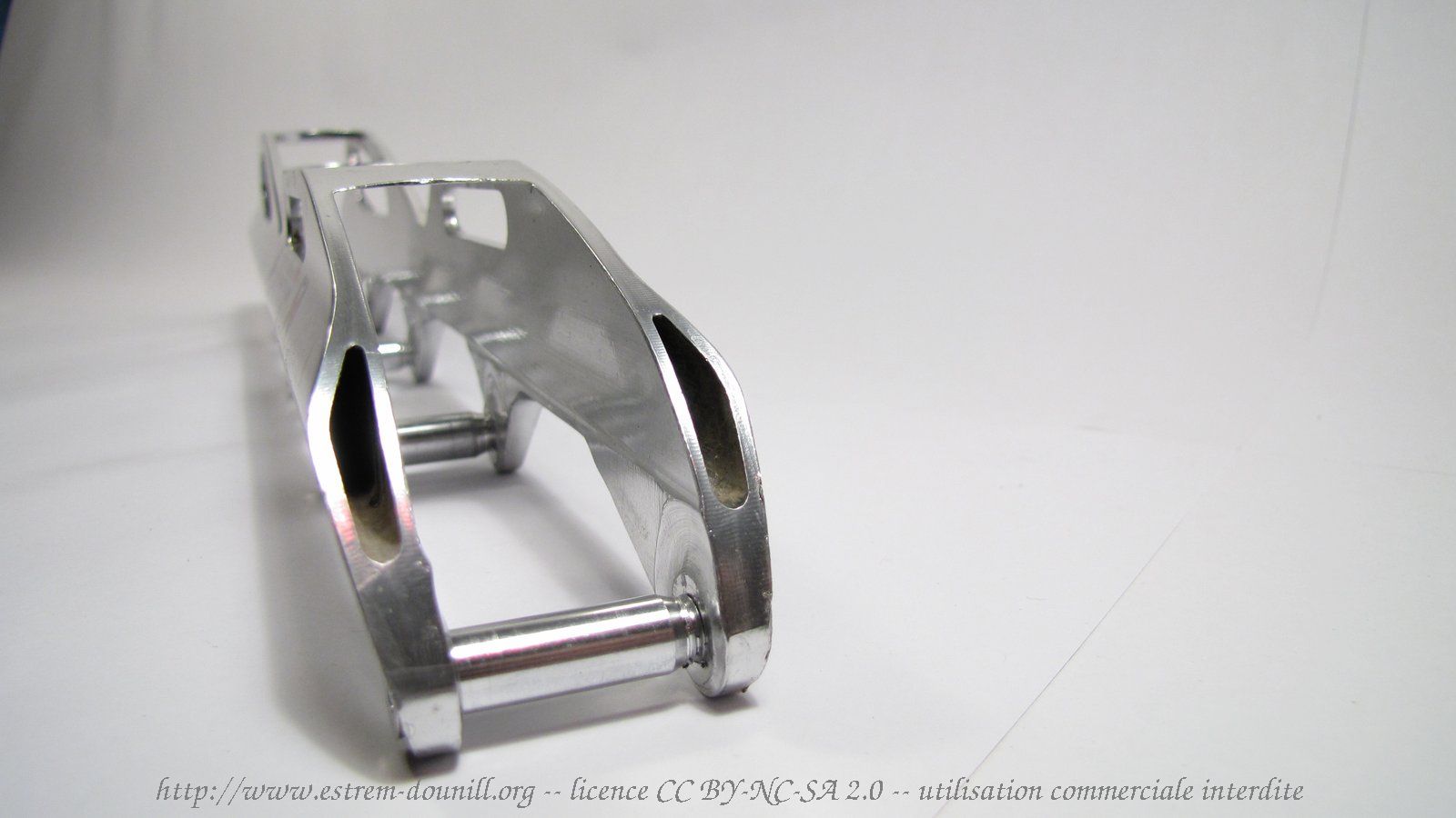 mogema_XT-90_detail_dual_box.jpg