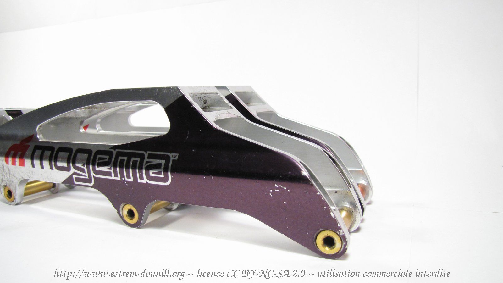 mogema_detail_difference_M55-90_XT-90_arriere.jpg