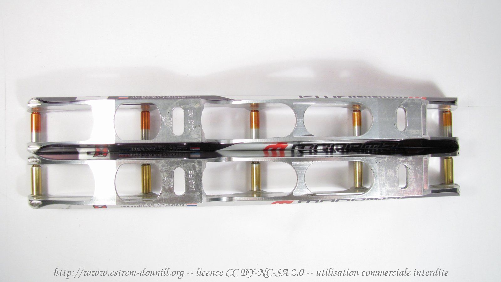 mogema_detail_difference_M55-90_XT-90_dessus.jpg