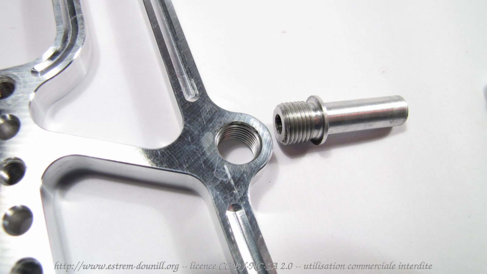 monoframe_5x84_detail_axe_support.jpg