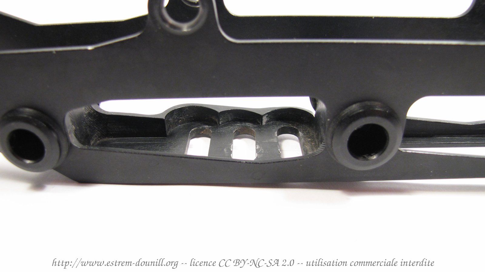 pc-vane_truespeed_90mm_detail_embase_avant_dessous.jpg
