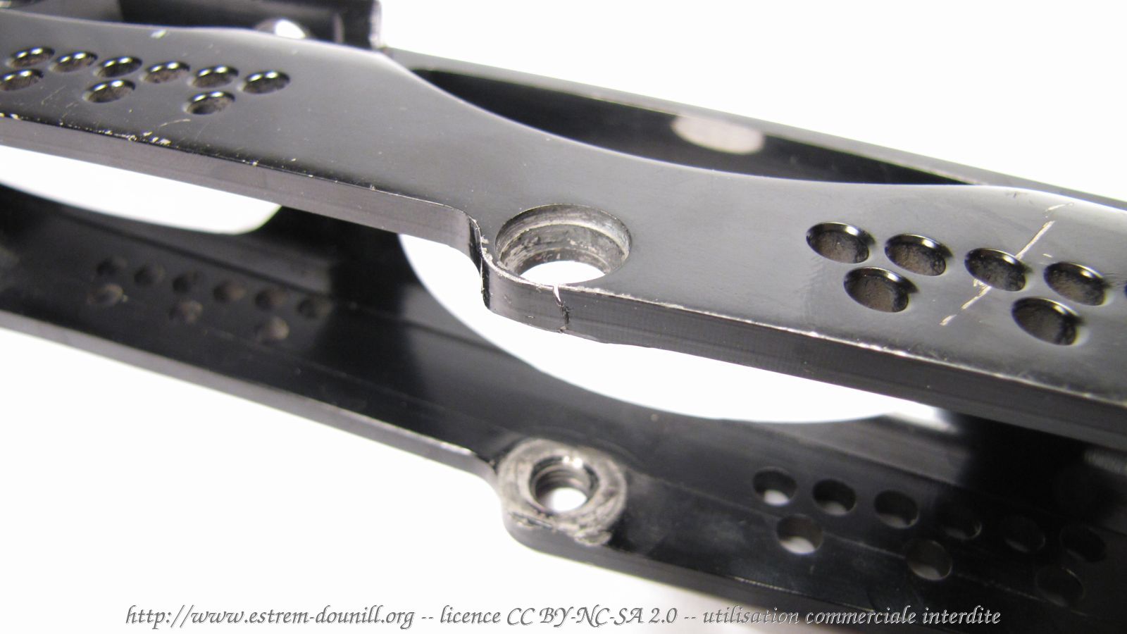 powerslide_mag_9_v1_detail_pourtour_axe_casse.jpg
