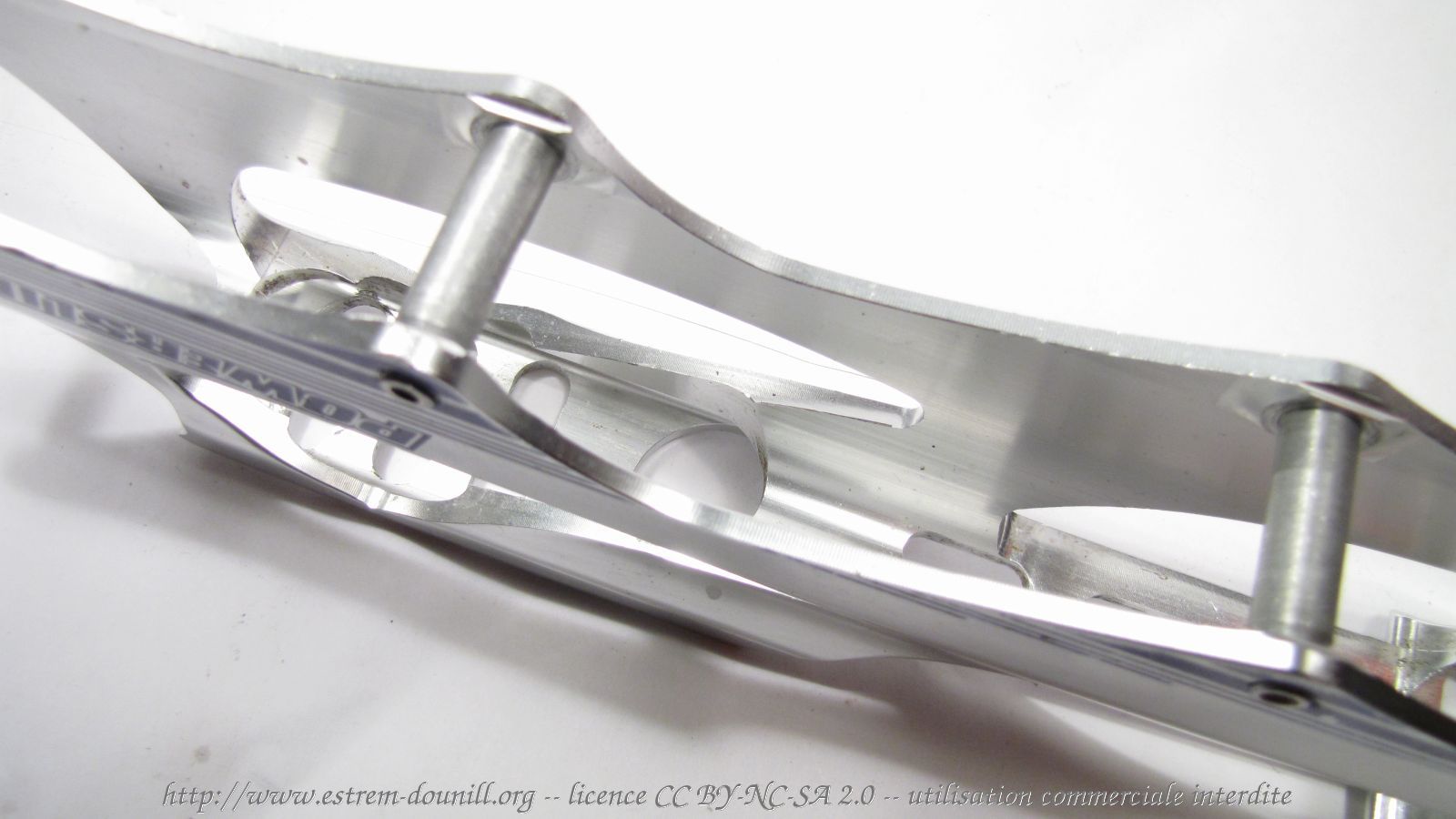 powerslide_spirit_13.33_84_detail_absence_ponts.jpg
