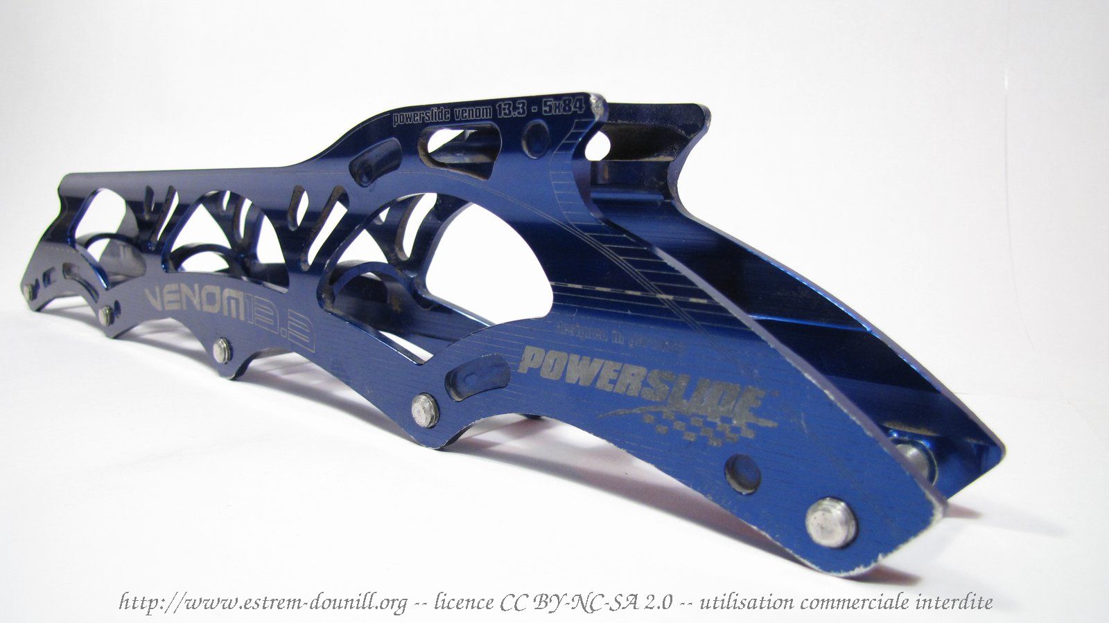 powerslide_venom13.3_profil_arriere.jpg