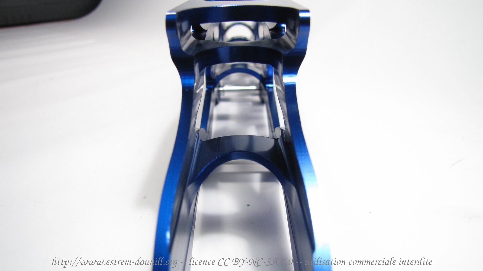 powerslide_venom14.3_detail_embase_arriere.jpg