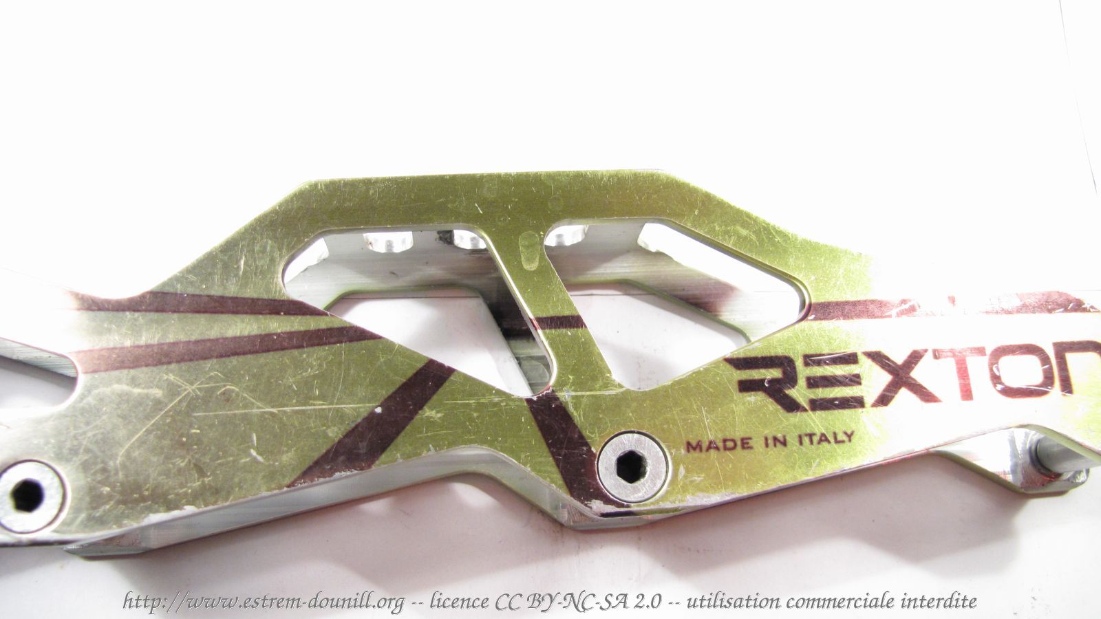 rexton_flash_5_detail_3_branches_avant.jpg
