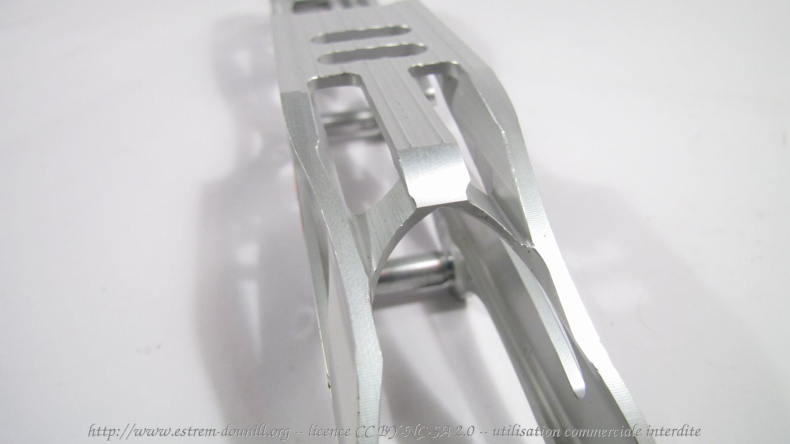 roces_T500_84_detail_avant.jpg