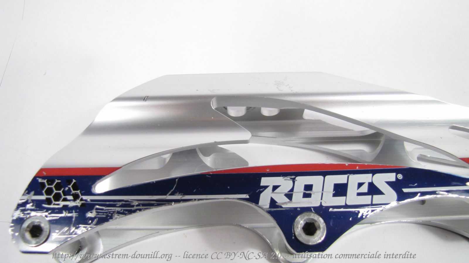 roces_T500_84_detail_ouverture_laterale_arriere.jpg