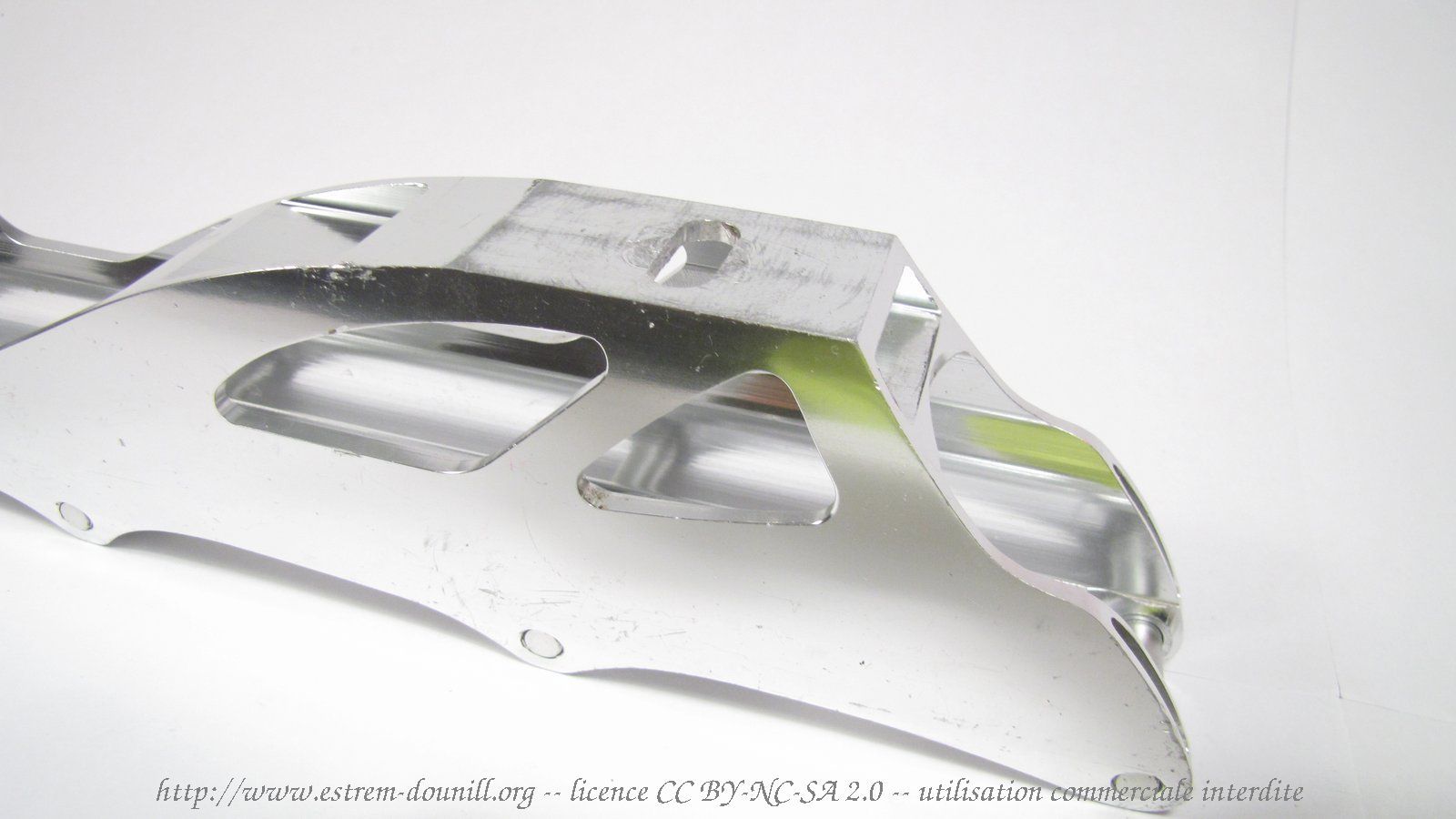 rollerblade_mogema_3_branches_detail_embase_arriere.jpg