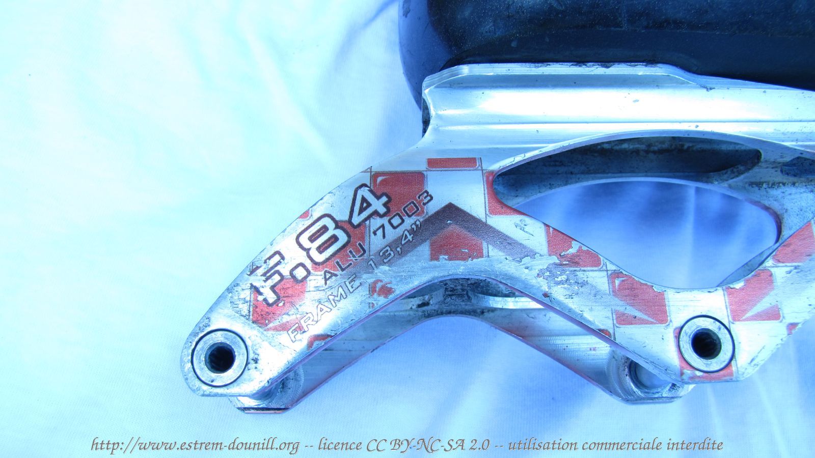 roxa_F.84_detail_marquage.jpg