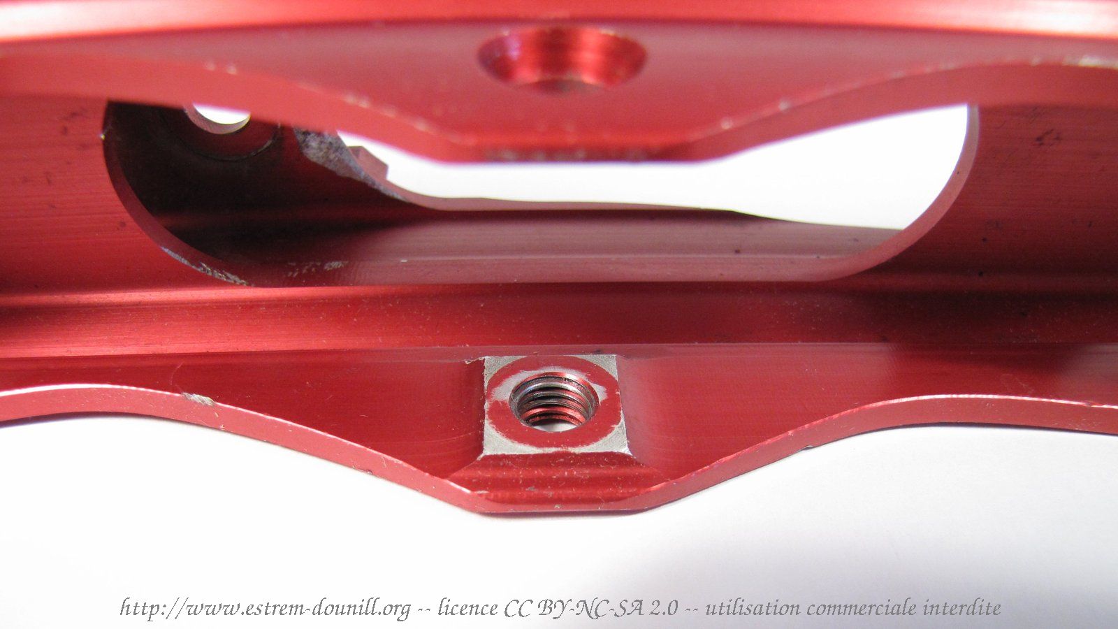 salomon_FSK_320DH_detail_bossage_roulements_standards.jpg