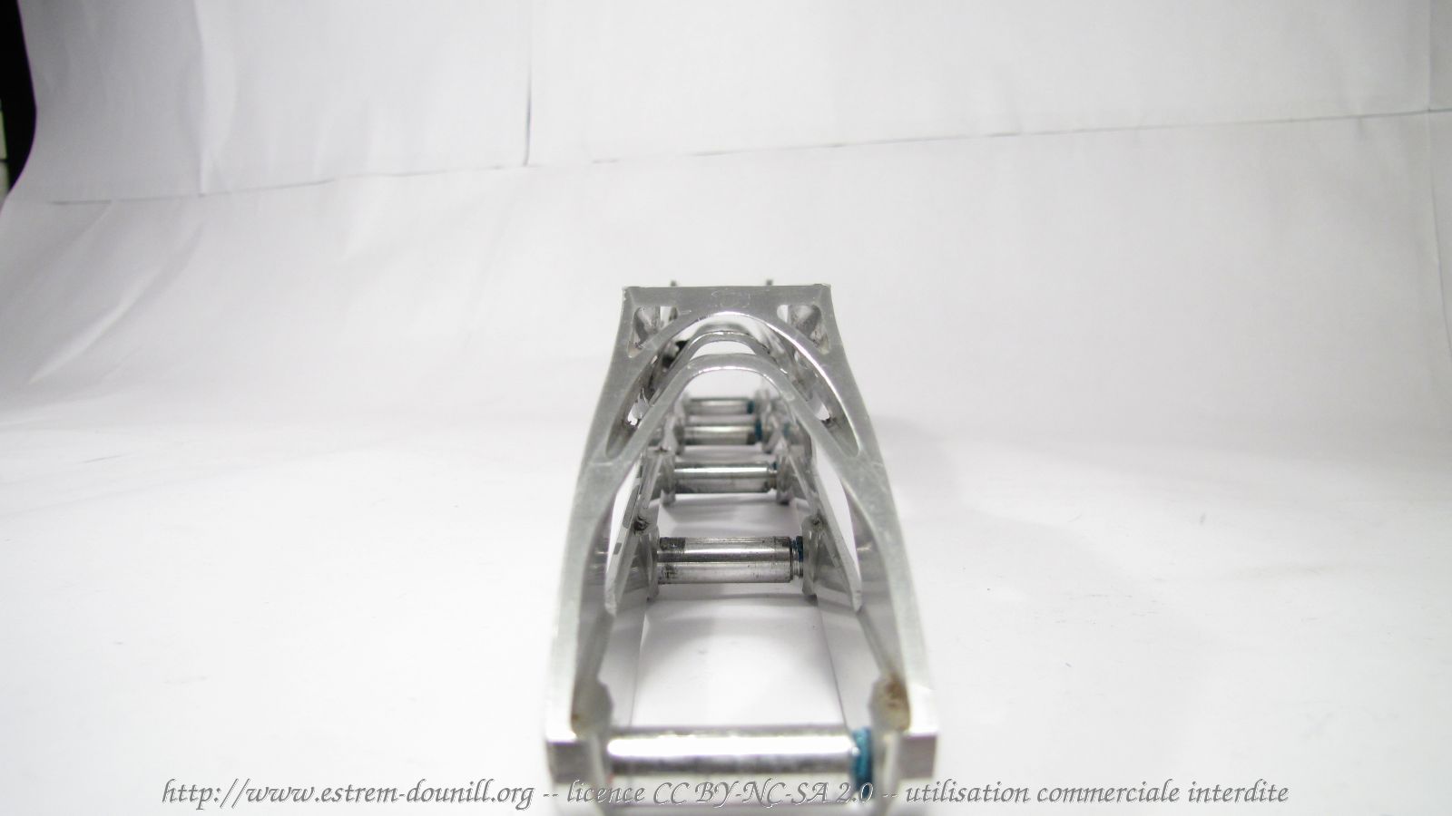 salomon_tension_force_DR190_UFS_avant.jpg