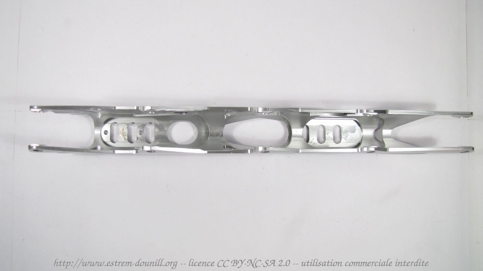 salomon_tension_force_DR190_UFS_dessous.jpg