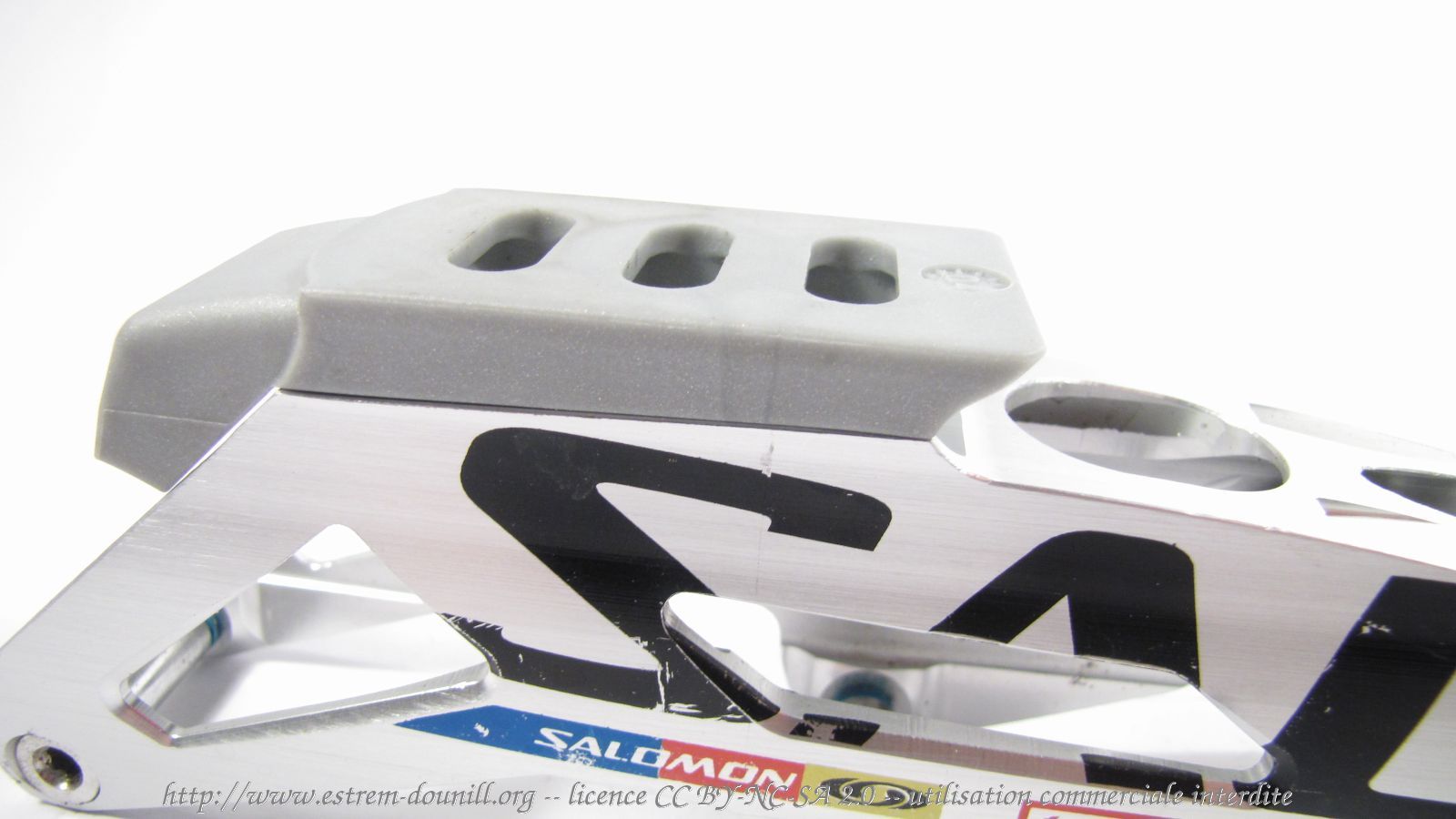 salomon_tension_force_DR190_UFS_detail_cale_arriere_montee.jpg