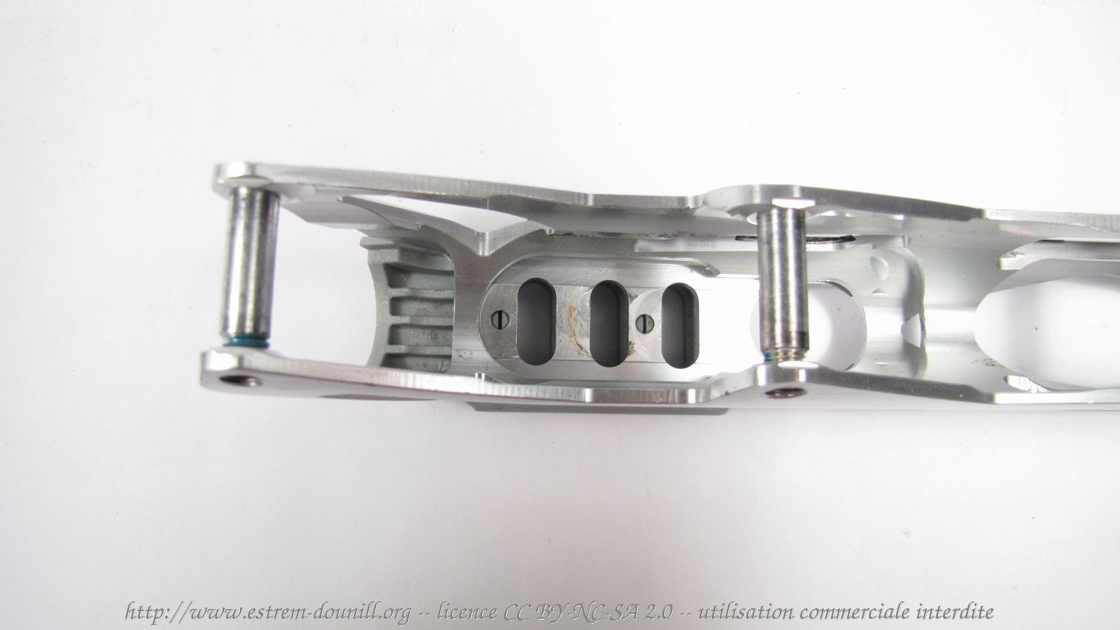 salomon_tension_force_DR190_UFS_detail_embase_arriere_cale_montee.jpg
