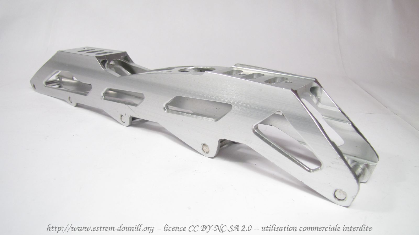 salomon_tension_force_DR190_UFS_profil_arriere.jpg