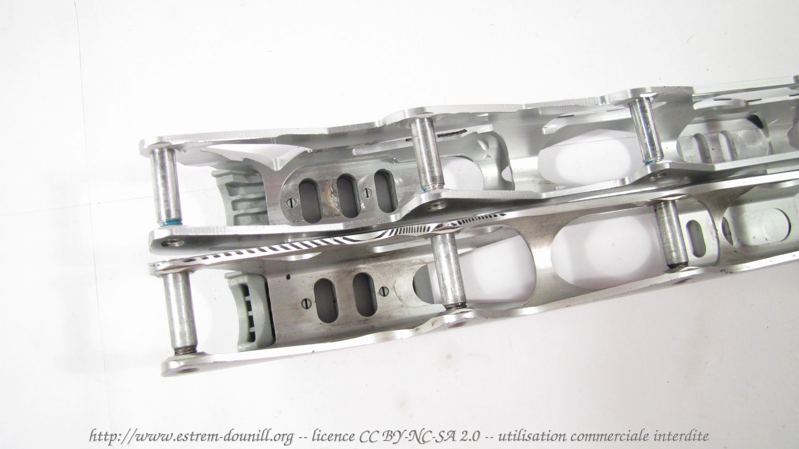 salomon_tension_force_slash_5_comparaison_5W_detail_ponts.jpg