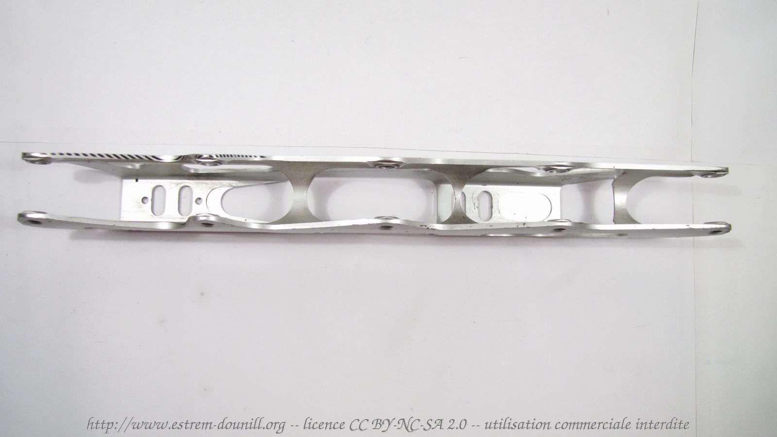 salomon_tension_force_slash_5_dessous.jpg