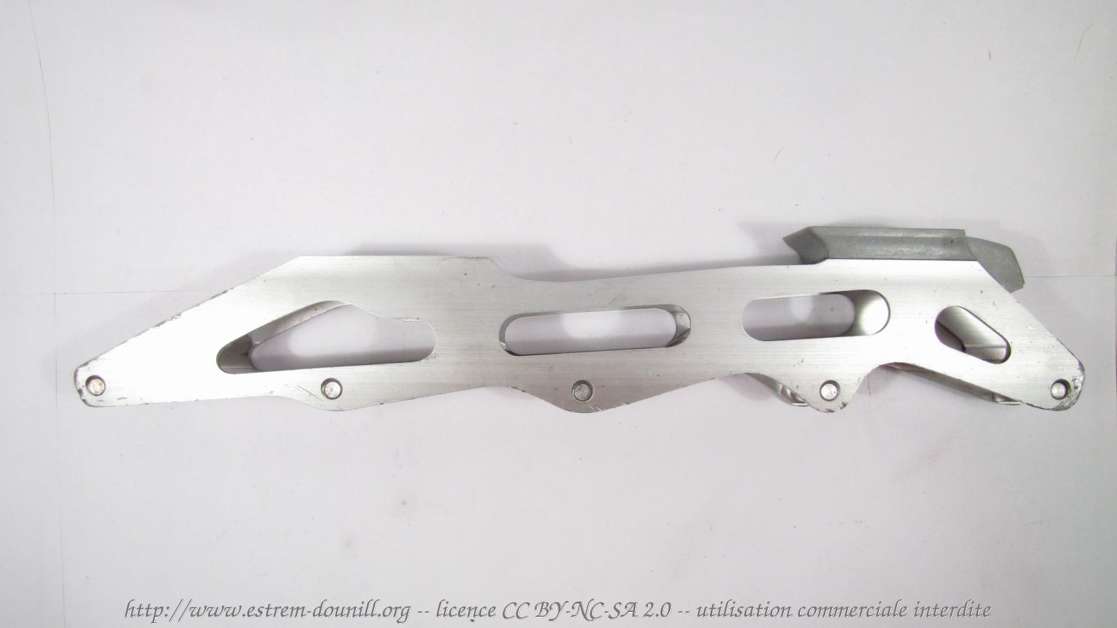 salomon_tension_force_slash_5_gauche.jpg