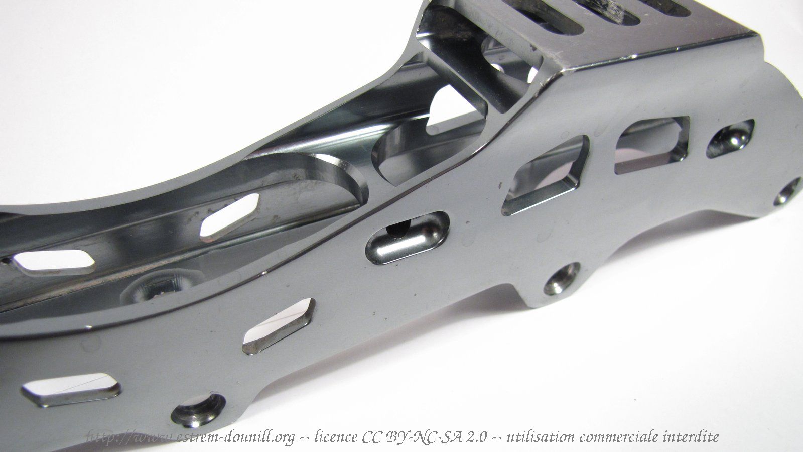 seba_downhill_detail_ponts_tubulaires.jpg