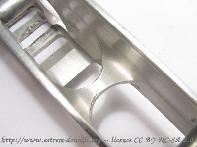 verducci_XR_5x80_detail_dessous_pont.jpg