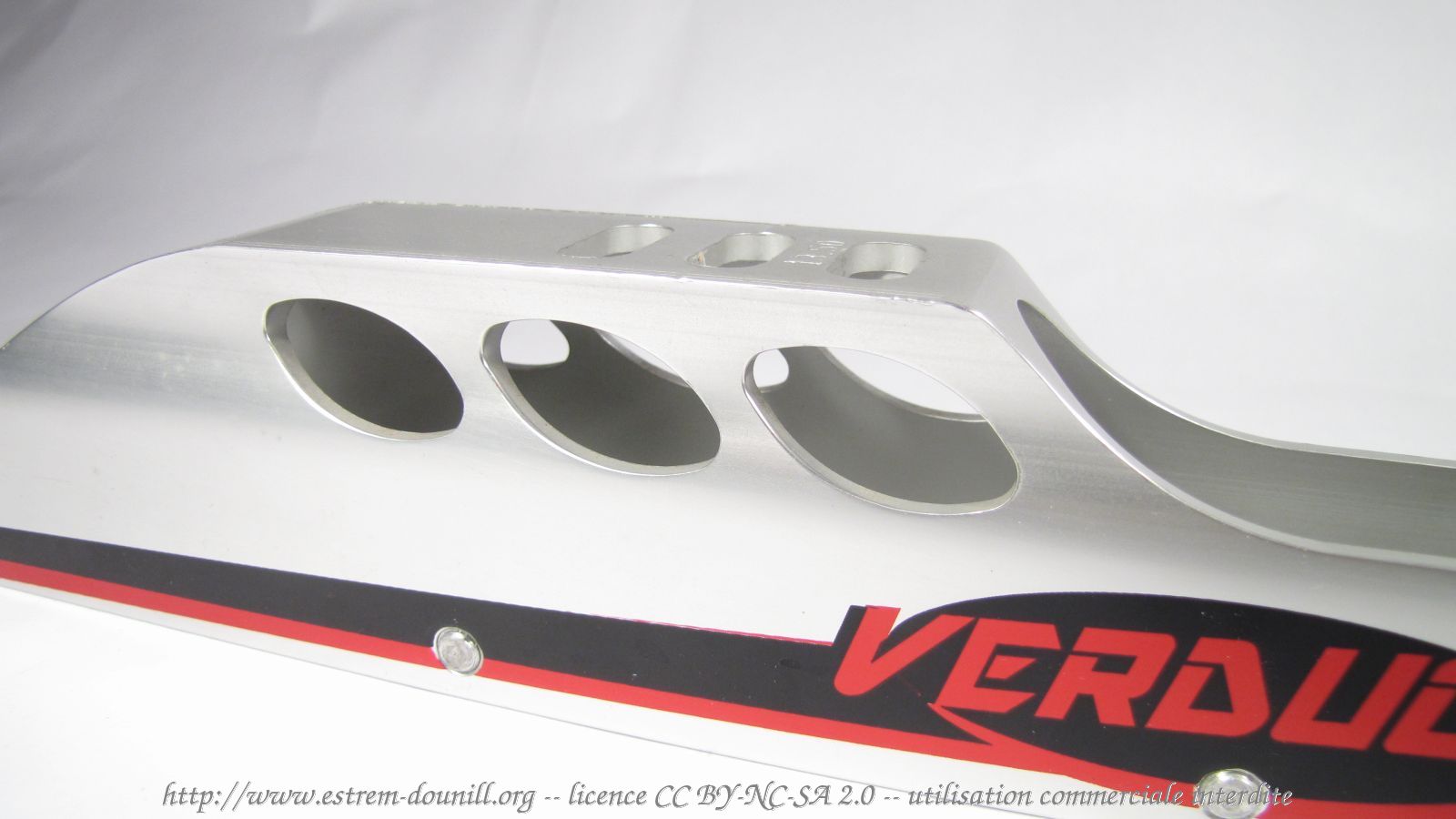 verducci_5x84_detail_embase_avant.jpg